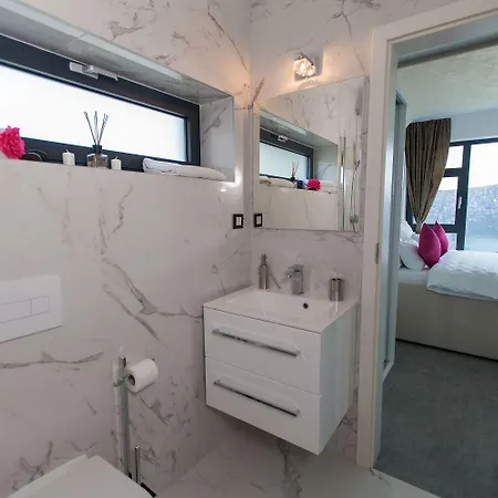Exklusive Privatvilla In Wunderbarer 펜션
