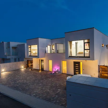 Exklusive Privatvilla In Wunderbarer *