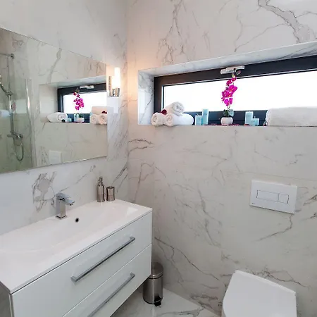Exklusive Privatvilla In Wunderbarer