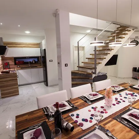 Exklusive Privatvilla In Wunderbarer