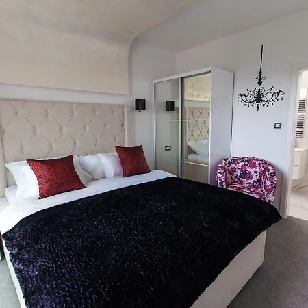 Exklusive Privatvilla In Wunderbarer Antovo