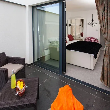 Exklusive Privatvilla In Wunderbarer * Antovo