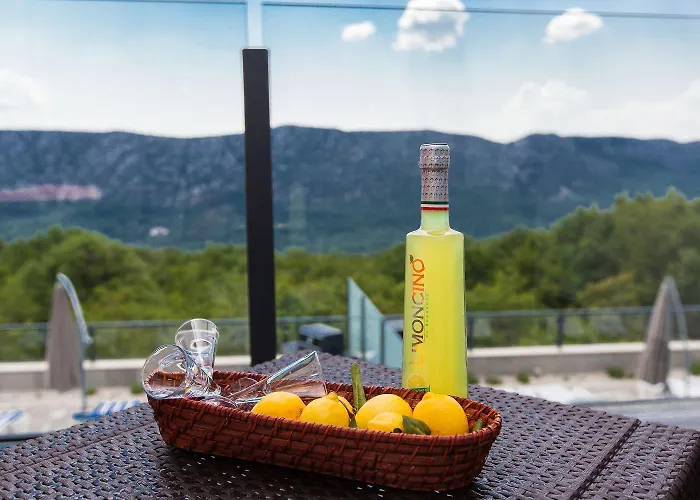 Exklusive Privatvilla In Wunderbarer Antovo