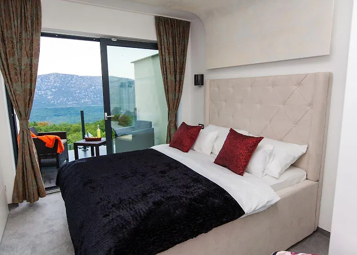 Exklusive Privatvilla In Wunderbarer * Antovo