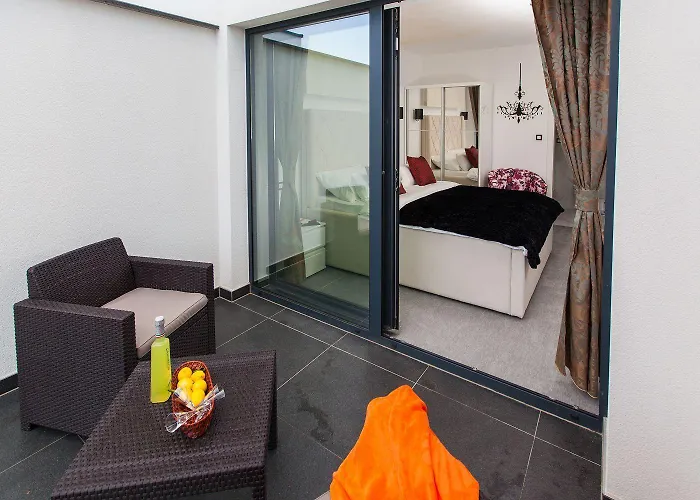 Exklusive Privatvilla In Wunderbarer * Antovo