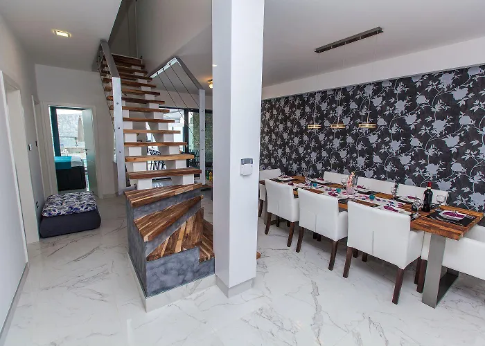 Exklusive Privatvilla In Wunderbarer