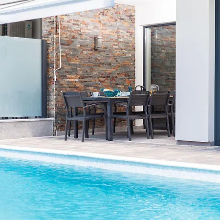 Exklusive Privatvilla In Wunderbarer Casa vacanze Antovo