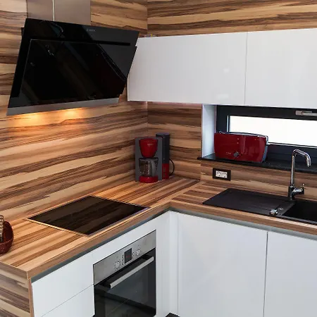 Exklusive Privatvilla In Wunderbarer Feriehus Antovo