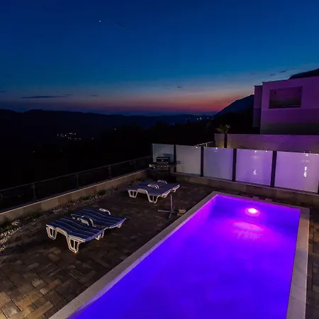 Exklusive Privatvilla In Wunderbarer