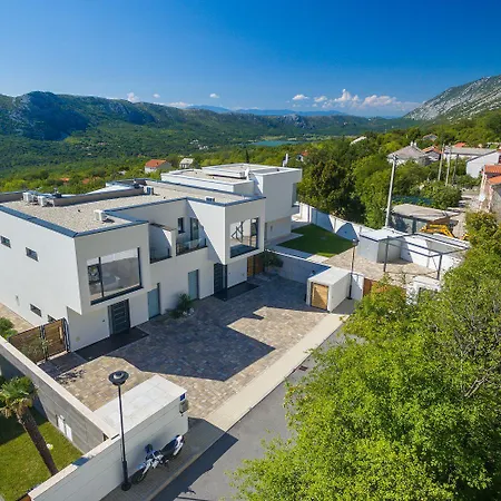 Exklusive Privatvilla In Wunderbarer Feriehus Antovo