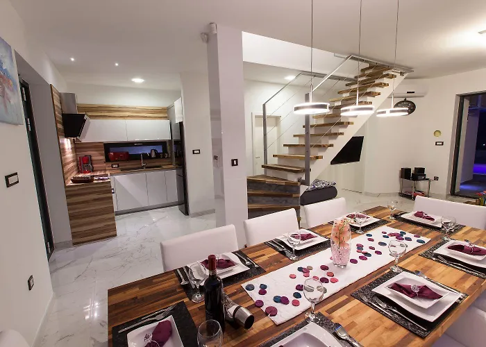 Exklusive Privatvilla In Wunderbarer